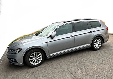 VW Passat Variant Volkswagen 1.5 TSI, DSG, Business, AHK, 8fach, Navi