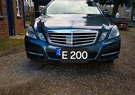 Mercedes-Benz E 200 CGI T BlueEFFICIENCY AVANTGARDE AVANTGARDE