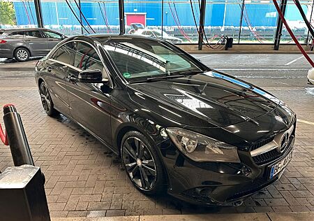 Mercedes-Benz CLA 180 -