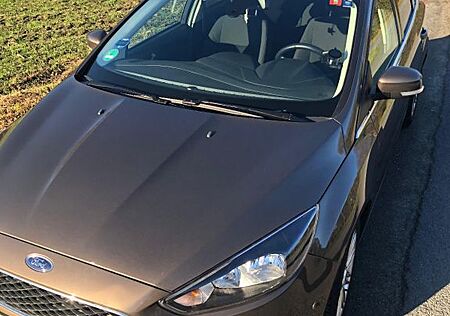 Ford Focus 1,0 EcoBoost 74kW Cool & Connect Cool ...