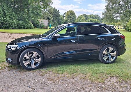 Audi e-tron 55 quattro advanced