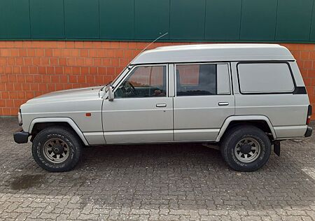 Nissan Patrol 2,8 Turbo-Diesel- lang erst 109000 KM.