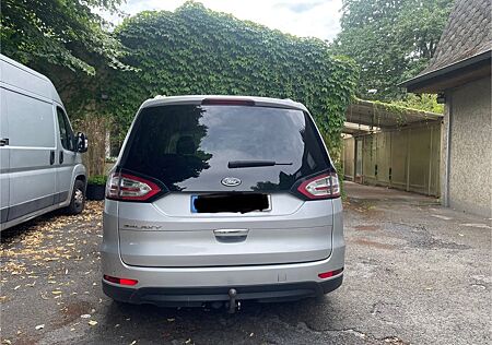 Ford Galaxy 2,2 TDCi Allrad Titanium P-Shif...