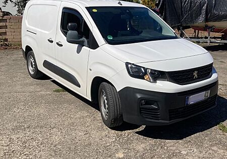Peugeot Partner L2 / Klima / AHK / Navi / Winterreifen