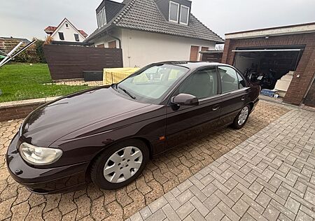 Opel Omega 2.2 16V Elegance Elegance