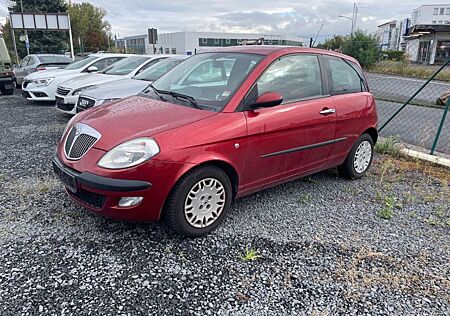 Lancia Ypsilon 1.2 16V Oro