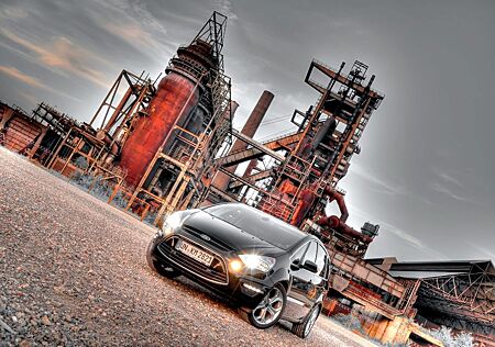 Ford S-Max 2,2 TDCi 147kW DPF Titanium Titanium