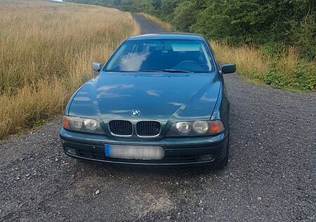 BMW 520i E39 Euro2 AHK PDC hinten TÜV 03/2026