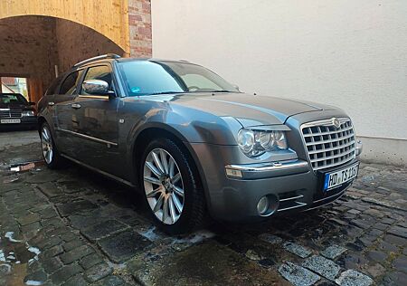 Chrysler 300C Touring 3.0 CRD Autom. -