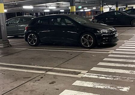 VW Scirocco Volkswagen 2.0 TSI -