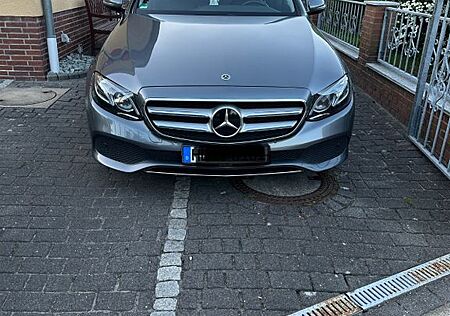 Mercedes-Benz E 350 d 4MATIC T Avantgarde Luftfederung