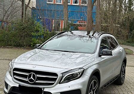 Mercedes-Benz GLA 250 4MATIC DCT AMG Line AMG Line