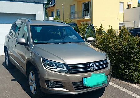 VW Tiguan Volkswagen 2.0 TDI DSG 4MOTION Sport & Style Spo...