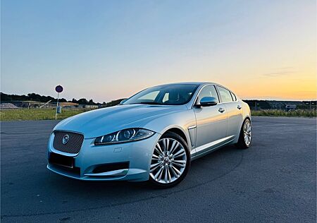 Jaguar XF 3.0 L V6 Diesel -