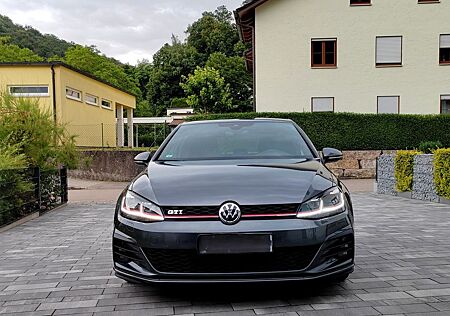 VW Golf Volkswagen 2.0 TSI DSG GTI GTI