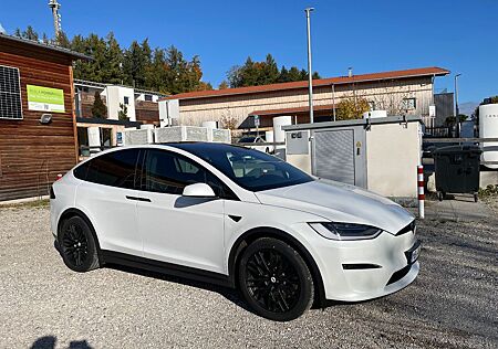 Tesla Model X Tri-Motor Allradantrieb Plaid 1.020 PS!