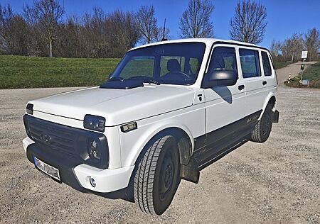 Lada Niva Urban 2131 "Black Edition"