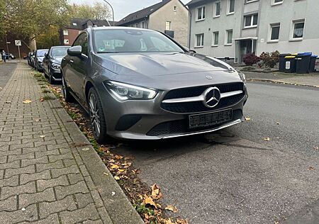 Mercedes-Benz CLA 180 DCT -