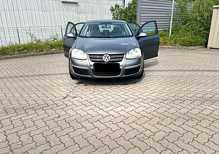 VW Jetta Volkswagen 1.6 V Benzin