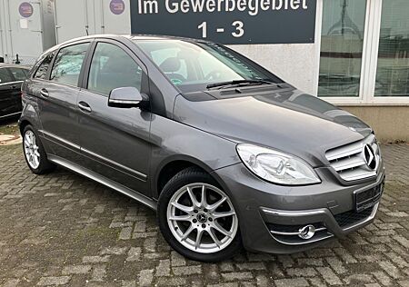 Mercedes-Benz B 200 Sport-Paket Aut.KLIMAA-AHK-SHZ-TEILLEDER