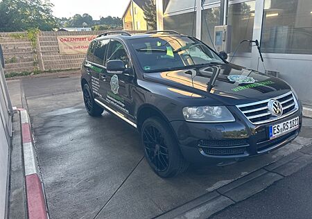 VW Touareg Volkswagen 3.0 V6 TDI Ohne luftfederung