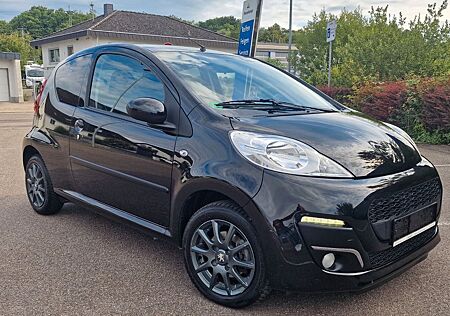 Peugeot 107 Active 68 2-Tronic mit 31000 Km