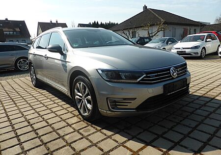 VW Passat Variant Volkswagen GTE Alcantara Leder AHK NAVI SHZ