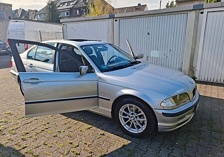 BMW 320i -