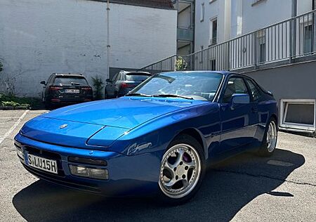 Porsche 944 S2