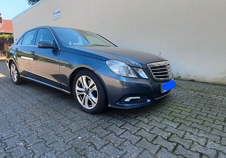 Mercedes-Benz E 350 BlueTEC AVANTGARDE Autom. AVANTGARDE
