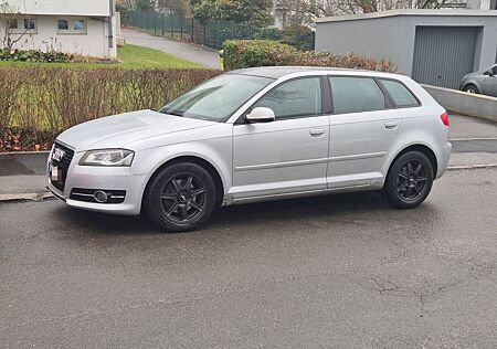 Audi A3 2.0 Sportback inkl. Sommerreifen mit Alufelge