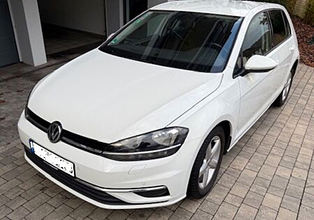 VW Golf Volkswagen 1.5 TSI ACT Sound