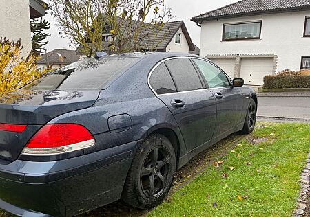 BMW 735i Limousine