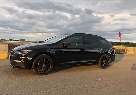 Seat Leon 1.5 TSI 96kW FR Black Matt Ed. Sportst....