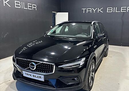 Volvo V60 Cross Country Pro AWD HUD