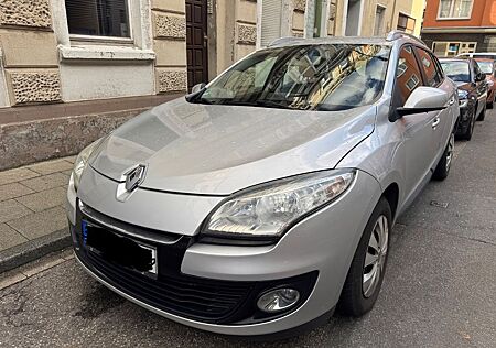 Renault Megane Klima Navi sitz PDC unter anderem