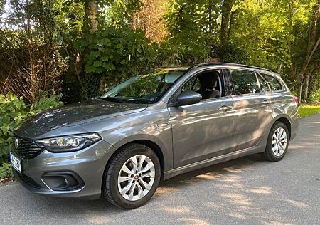Fiat Tipo Kombi Lounge 1.Hd., Service lückenlos