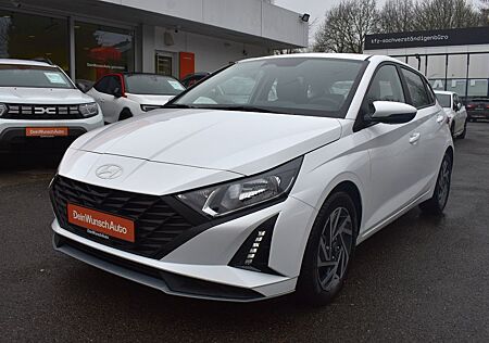 Hyundai i20 1.2 79 PS Navi Kamera SHZ PDC Alu16 SOFORT