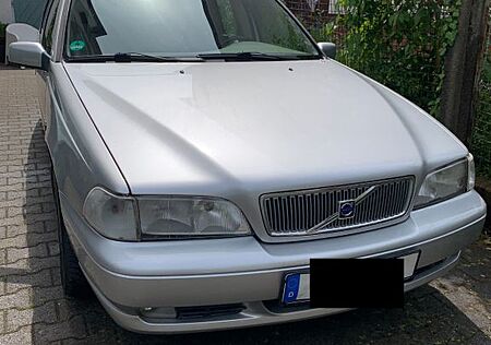 Volvo V70 2.4 103kW -