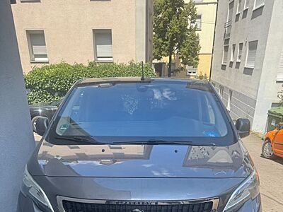 Peugeot Traveller 2.0  150 PS Scheckheftgepflegt