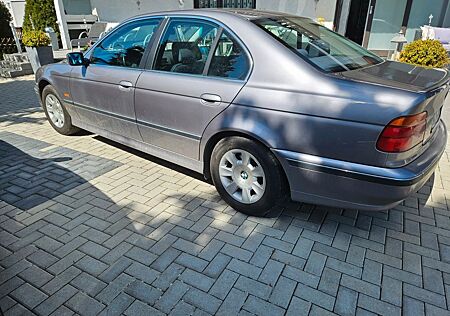 BMW 520i 6-Zylinder