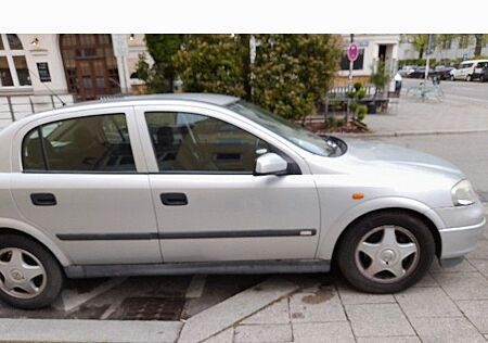 Opel Astra 1.6 Automatik -