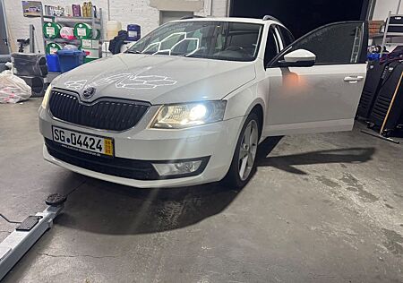 Skoda Octavia 2.0 TDI DSG * Digital Tacho | DAB | AHK