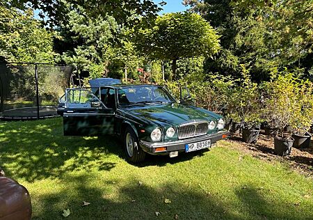 Jaguar XJ 5.3 V12 British Racing Green