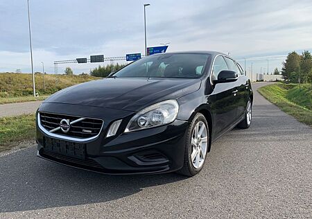 Volvo V60 D5 AWD R-Design