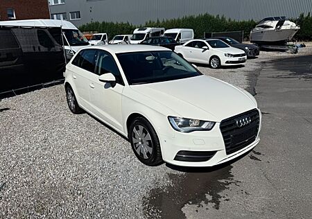 Audi A3 1.2 TFSI Attraction Sportback Attraction
