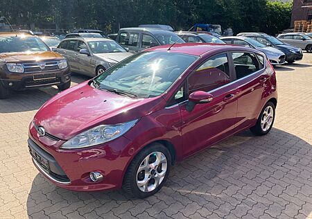 Ford Fiesta Titanium *1 HAND* TÜV 07.2026