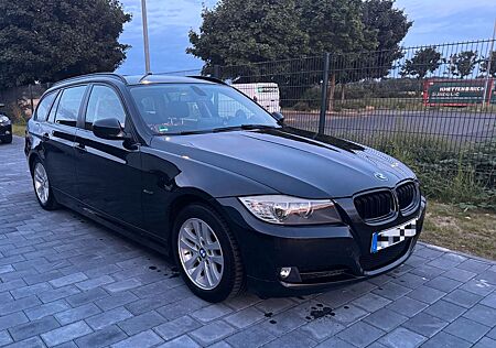 BMW 318i Touring -