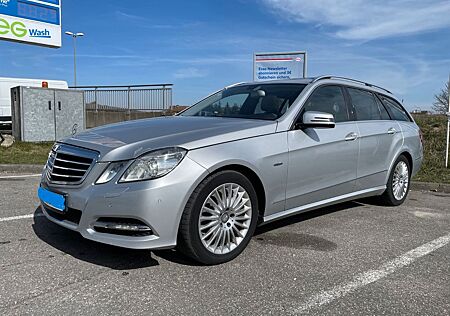 Mercedes-Benz E 220 CDI T BlueEFFICIENCY AVANTGARDE AVANTGARDE