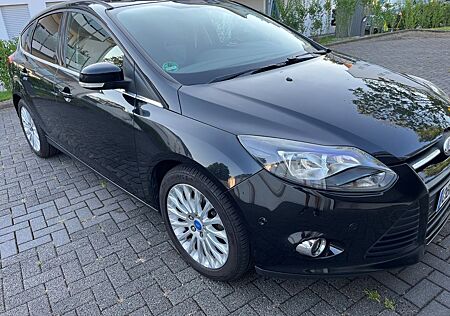 Ford Focus 1,6 Ti-VCT 77kW Champions Edition Cham...
